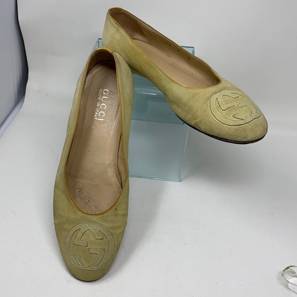 Gucci Sz 9 Yellow Gold Suede Flats Slip On Shoes - Picture 1 of 16
